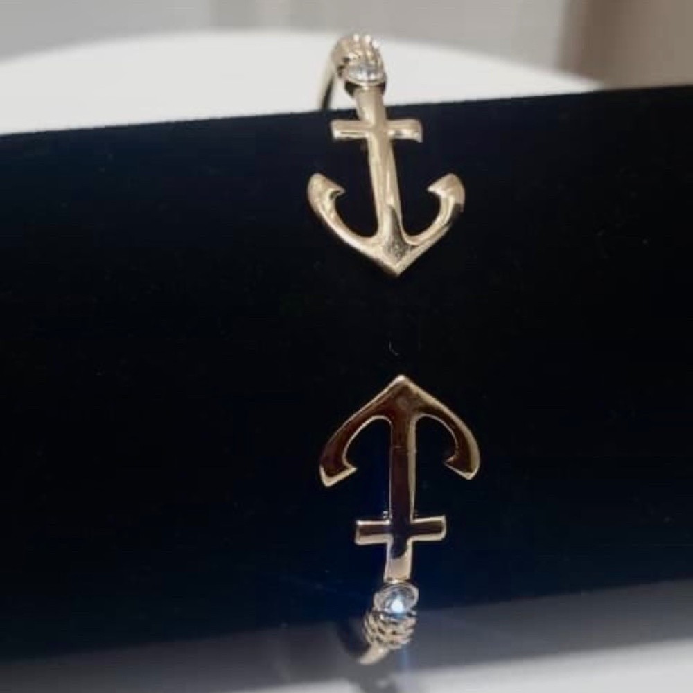 Anchor Bangle Gold Bracelet 🌴